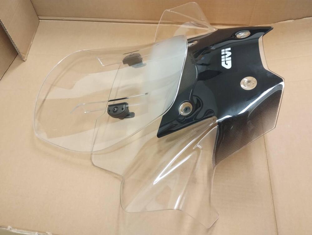 Parabrezza Givi Honda Forza 750 2021 - 2024 (4)