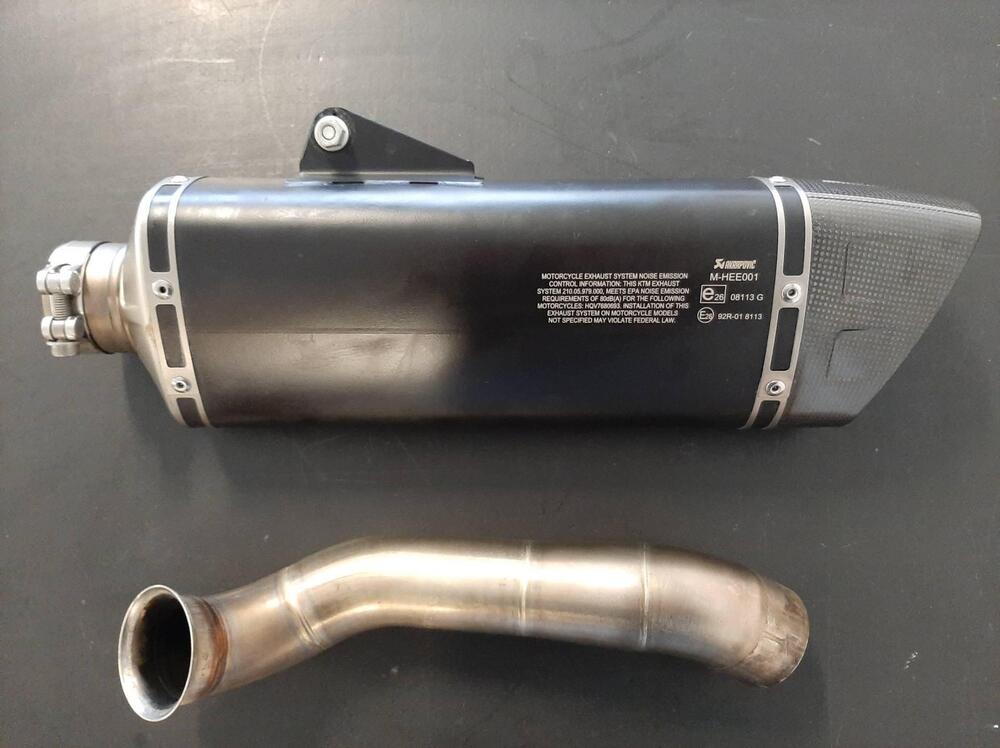 SILENZIATORE AKRAPOVIC HUSQVARNA VITPILEN/SVARTPIL (4)
