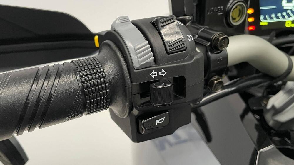 Sym ADXTG 400 (2025) (9)