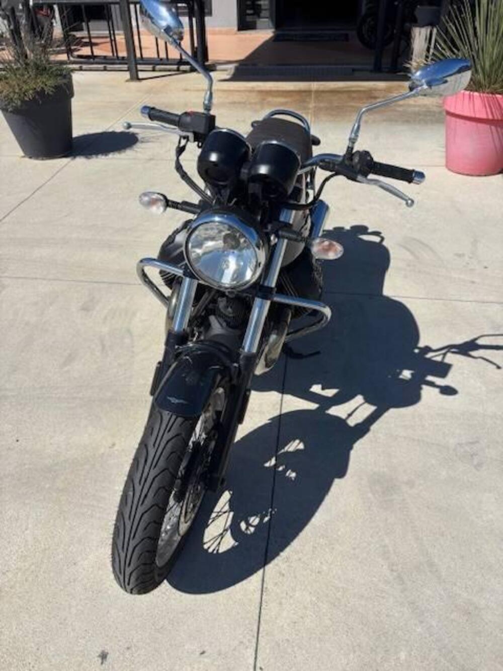 Moto Guzzi V7 III Stone (2017 - 20) (4)