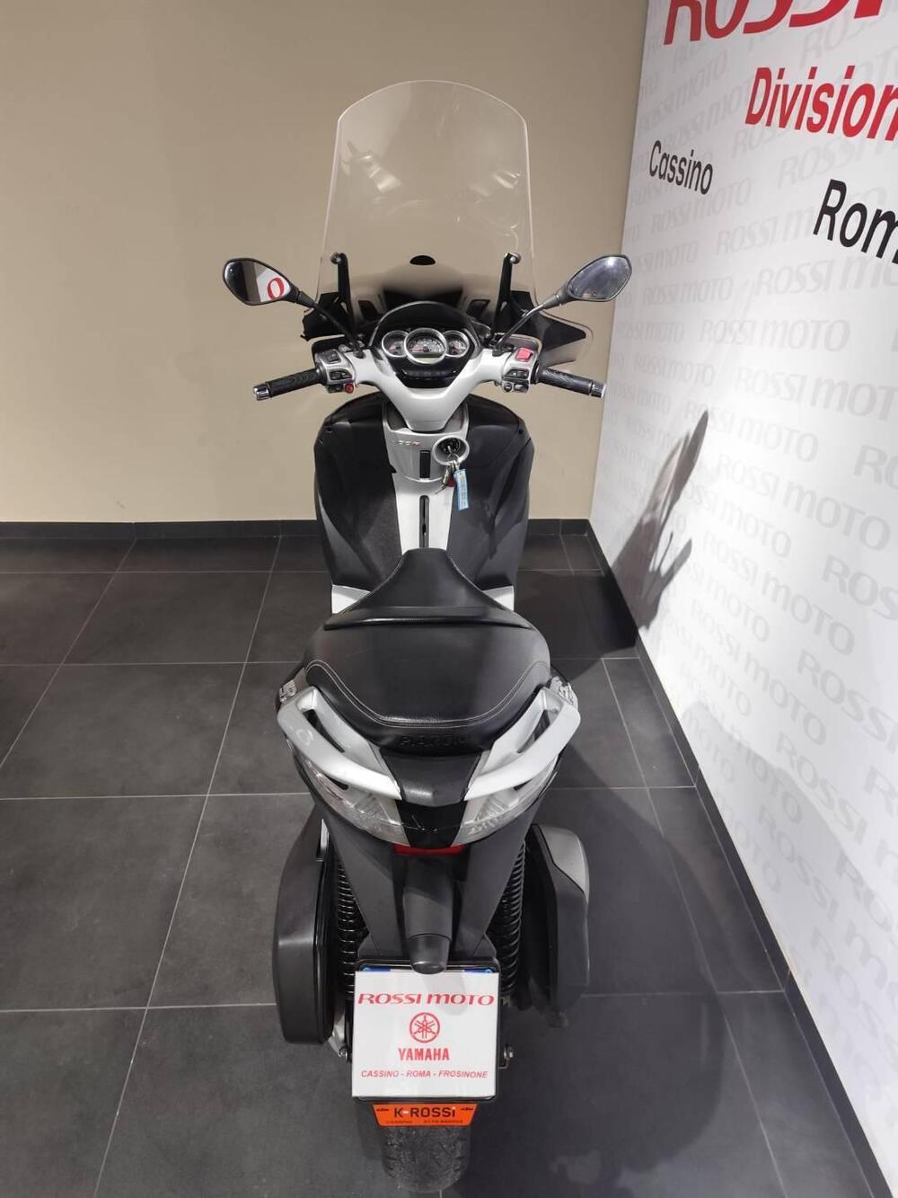 Piaggio MP3 300 (2010 - 11) (4)