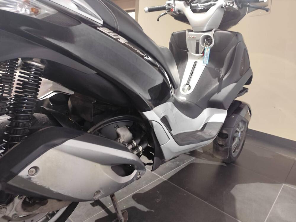 Piaggio MP3 300 (2010 - 11) (5)