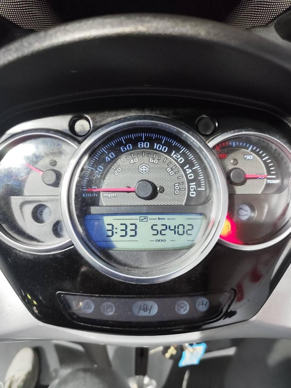 Piaggio MP3 300 (2010 - 11) (8)