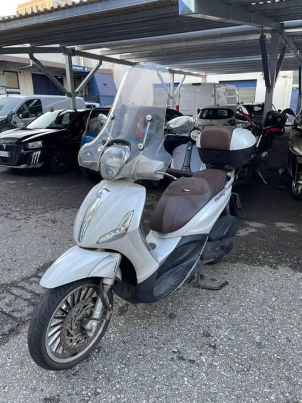 Piaggio Beverly 300 i.e. ABS-ASR (2016 - 20) (3)