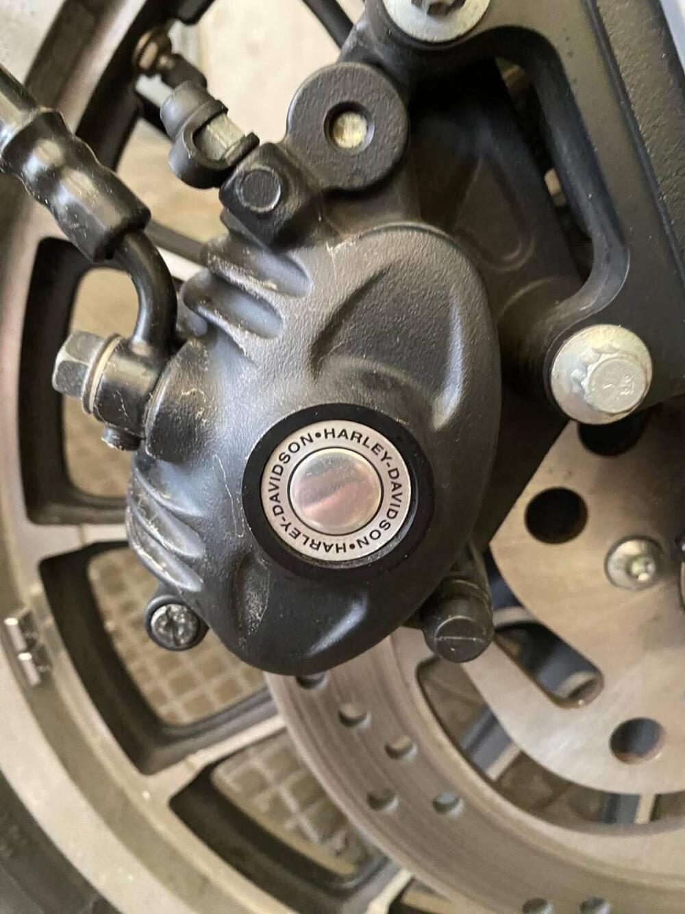 Harley-Davidson 883 R (2008 - 16) - XL 883R (13)