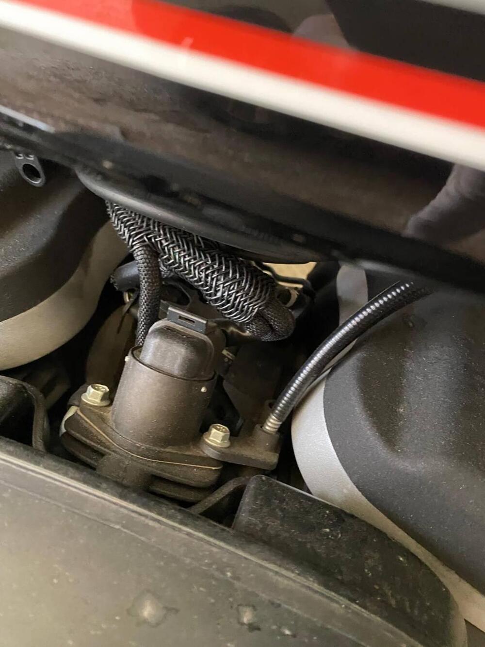 Harley-Davidson 883 R (2008 - 16) - XL 883R (17)