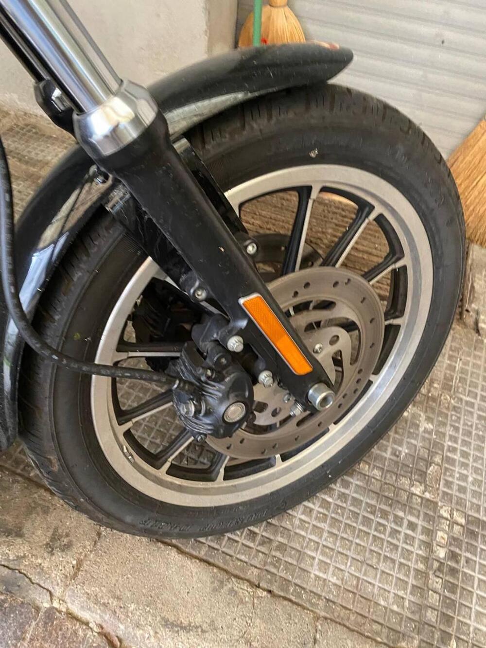 Harley-Davidson 883 R (2008 - 16) - XL 883R (16)