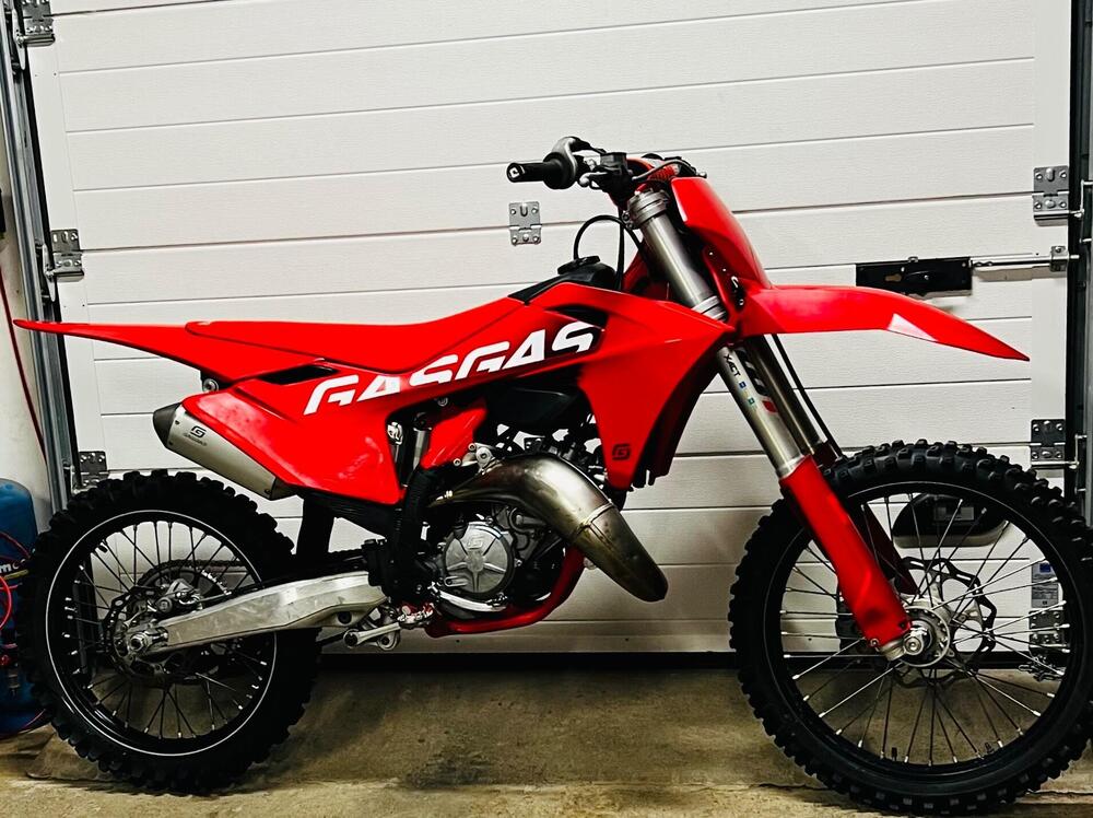 GASGAS MC 125 (2024) (2)