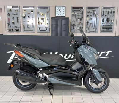 Yamaha X-Max 300 Tech Max (2021 - 24) usata