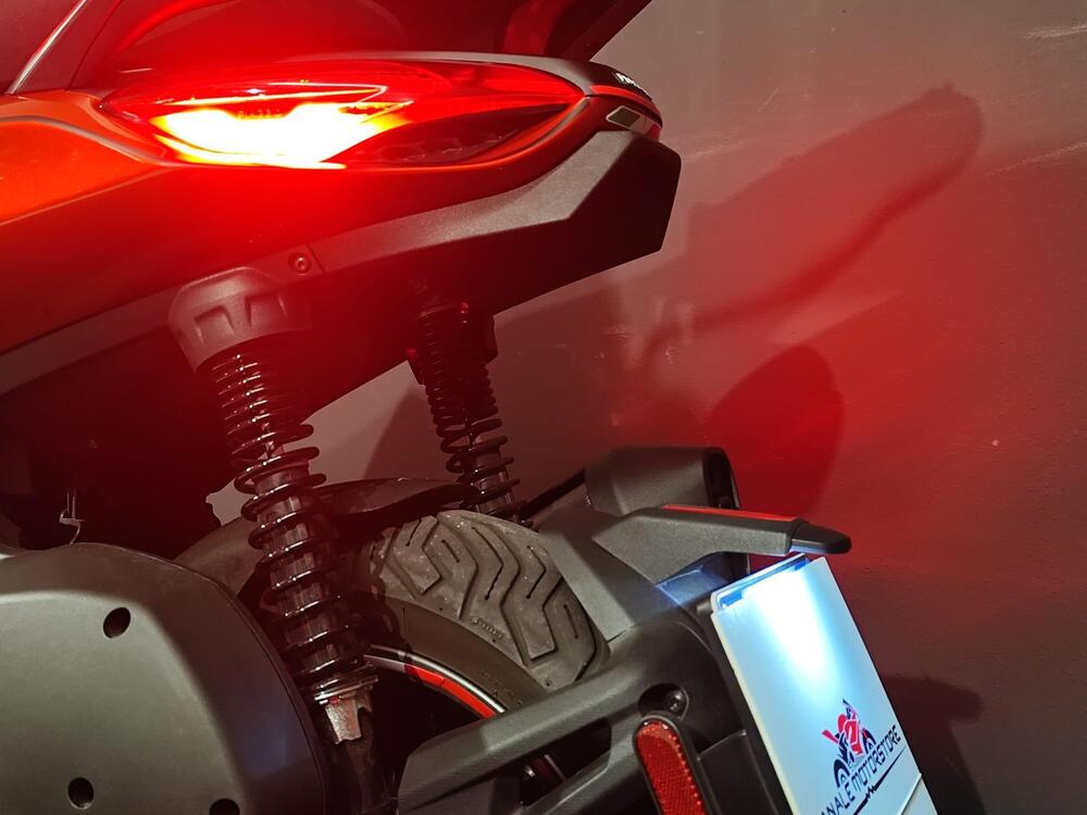 Piaggio Beverly 300 ABS-ASR (2021 - 25) (11)