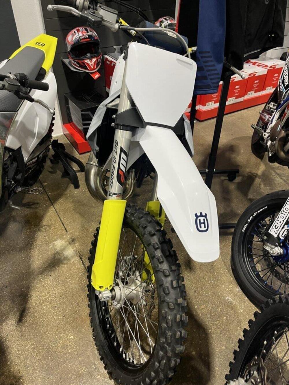 Husqvarna TC 125 (2024) (2)