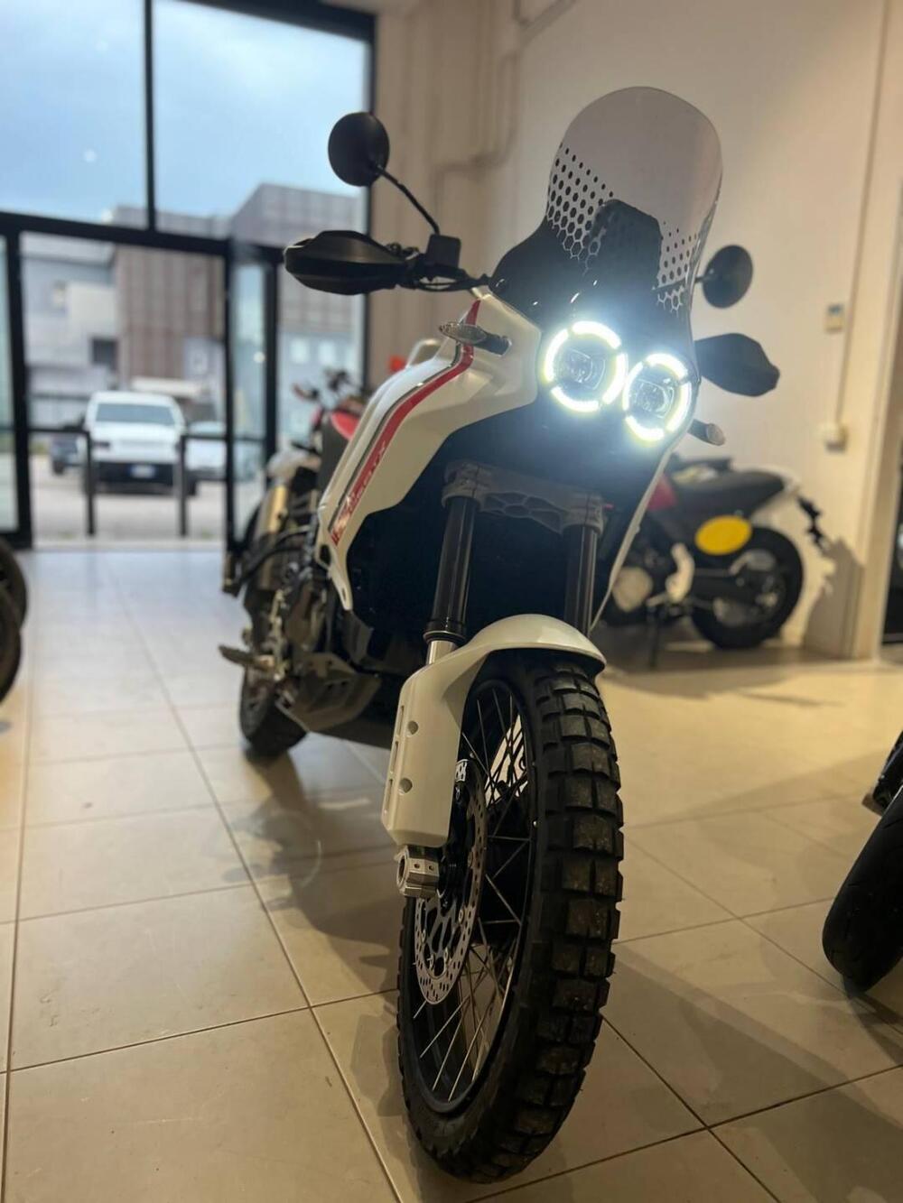 Ducati DesertX (2022 - 25) (2)