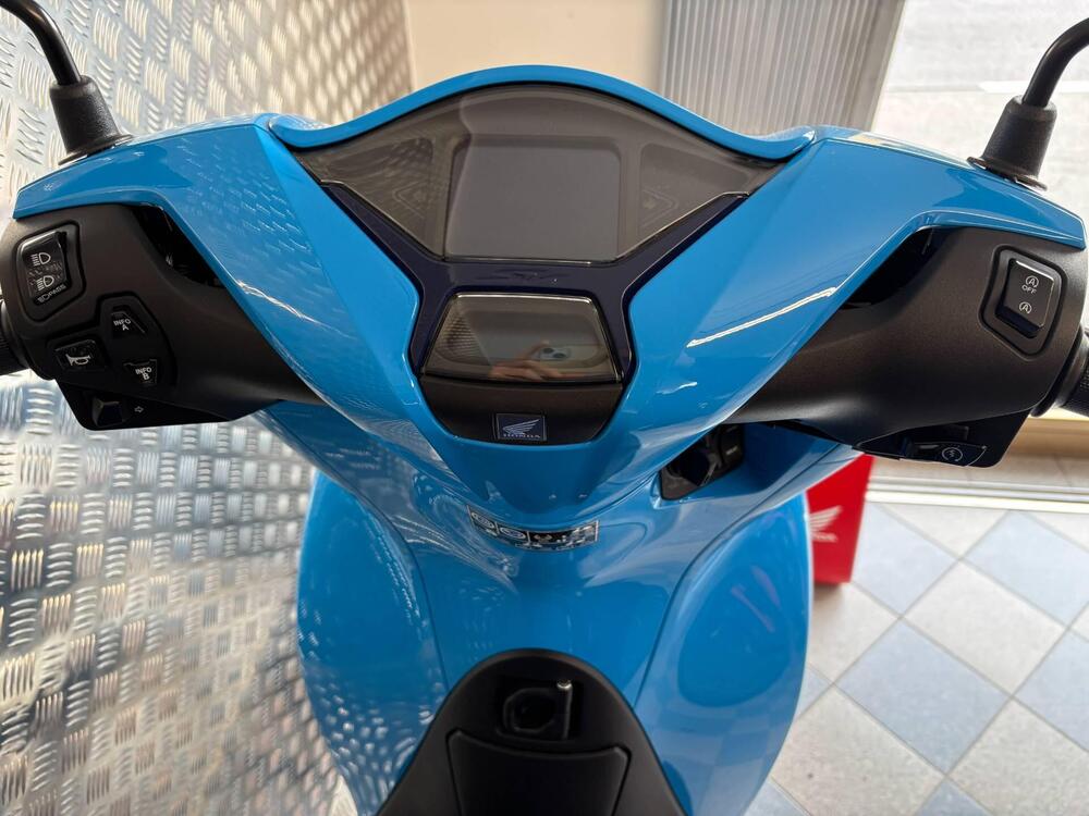 Honda SH 125i (2024 - 25) (10)