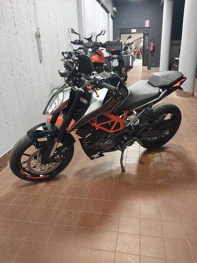 KTM 125 Duke (2021 - 23) usata