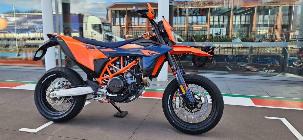KTM 690 SMC R (2026)