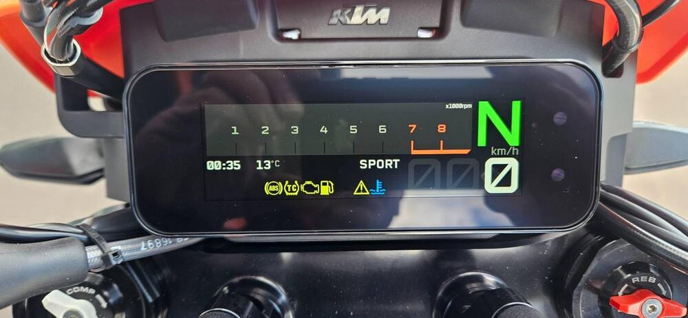 KTM 690 SMC R (2026) (13)