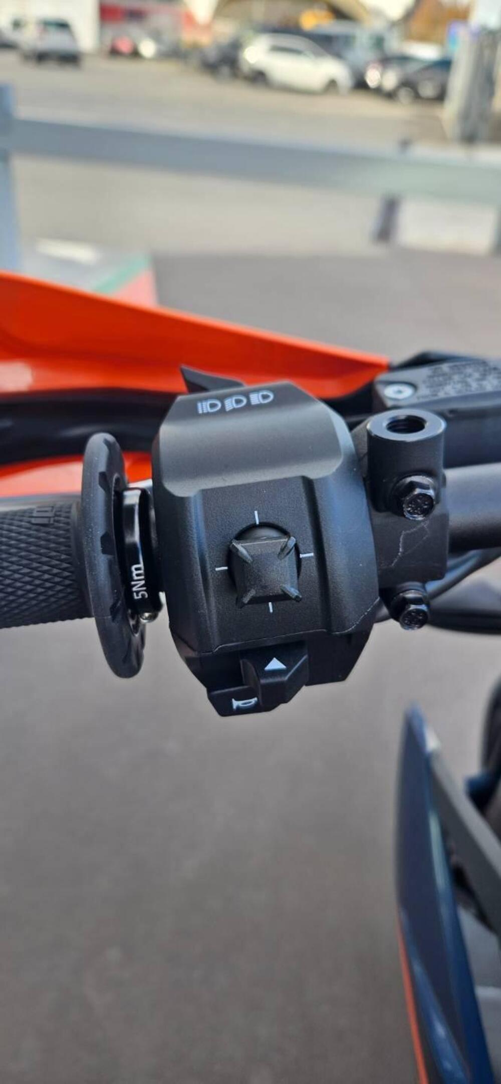 KTM 690 SMC R (2026) (15)