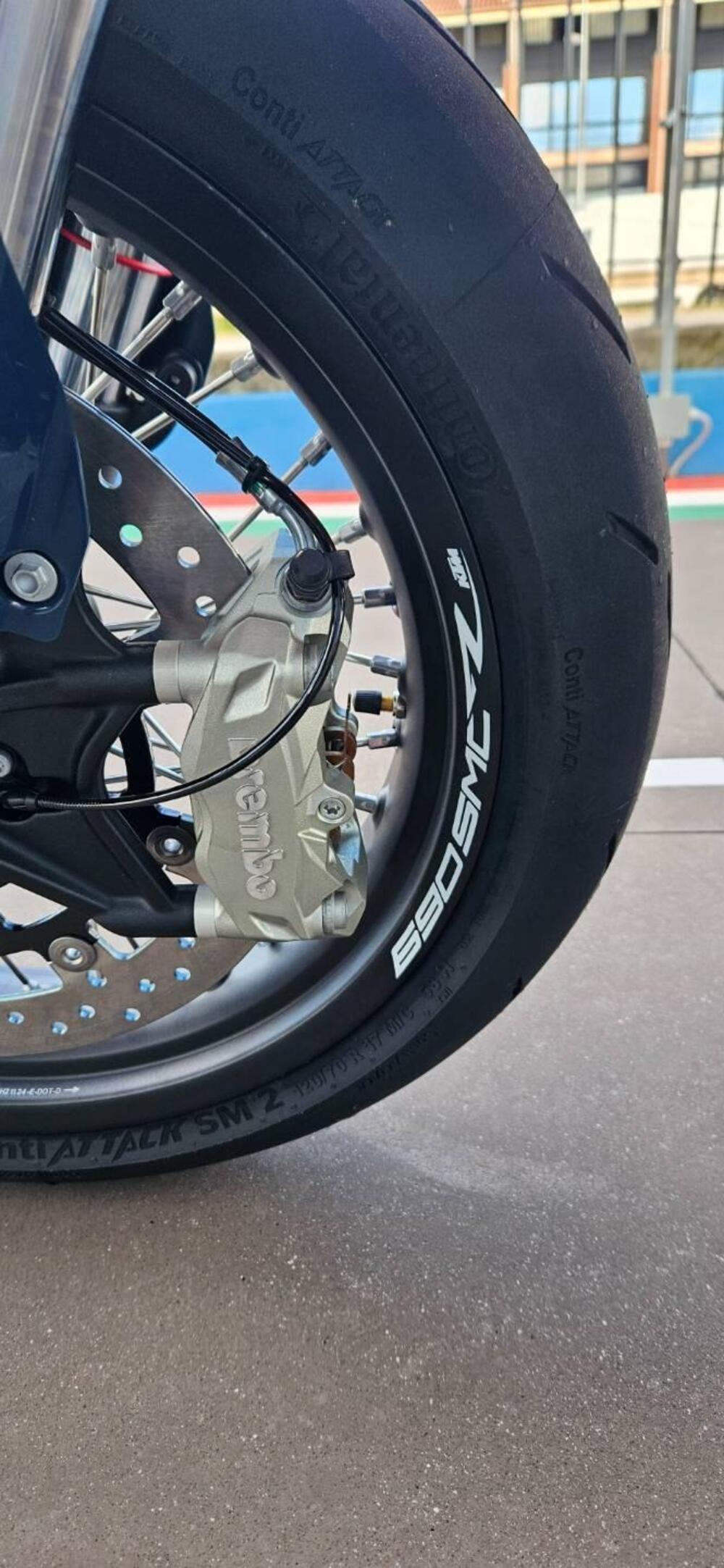 KTM 690 SMC R (2026) (12)