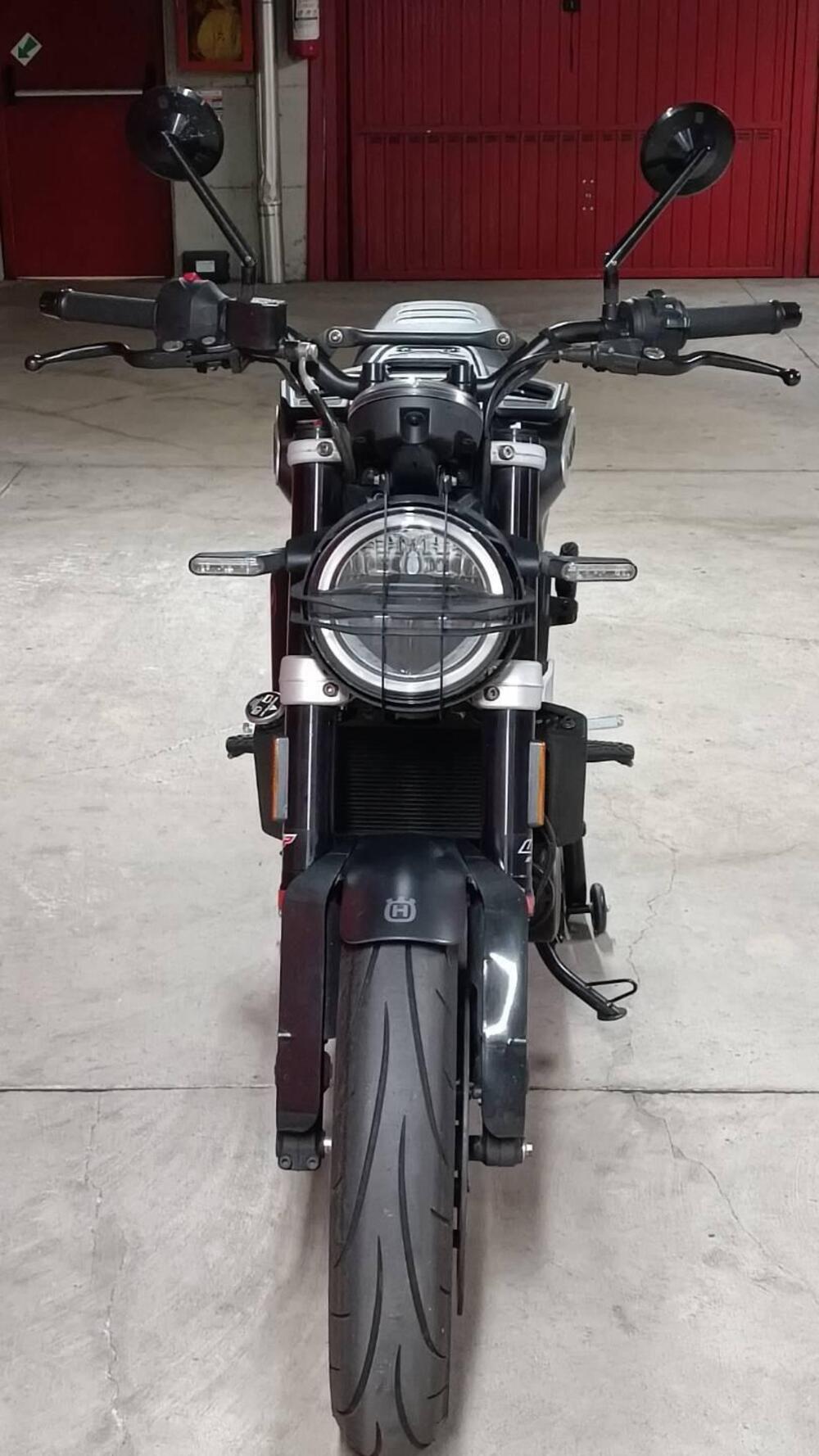 Husqvarna Svartpilen 401 (2021 - 23) (7)