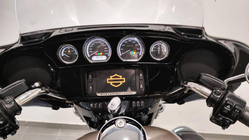 Harley-Davidson 107 Electra Glide Ultra Limited (2017 - 18) - FLHTK (14)