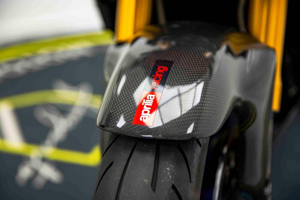 Aprilia Tuono 1000 R Factory (2006 - 11) (14)