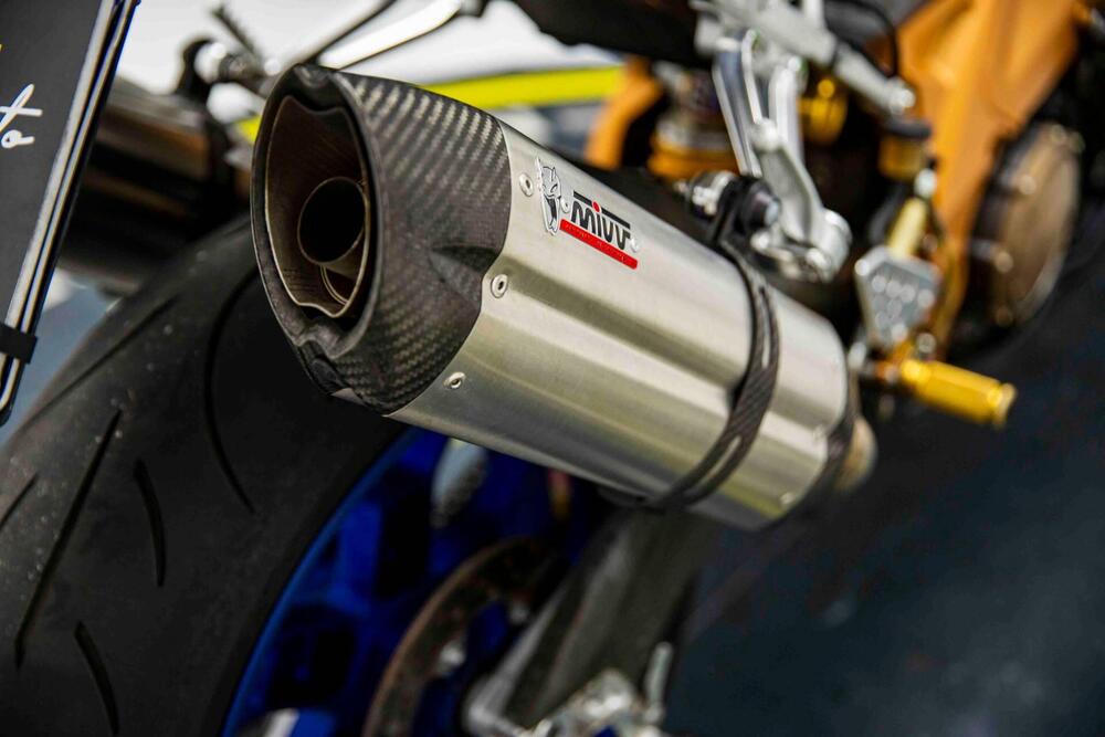 Aprilia Tuono 1000 R Factory (2006 - 11) (16)