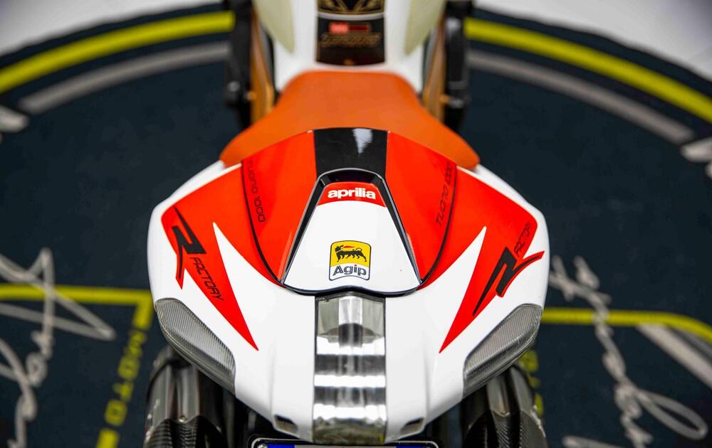 Aprilia Tuono 1000 R Factory (2006 - 11) (17)