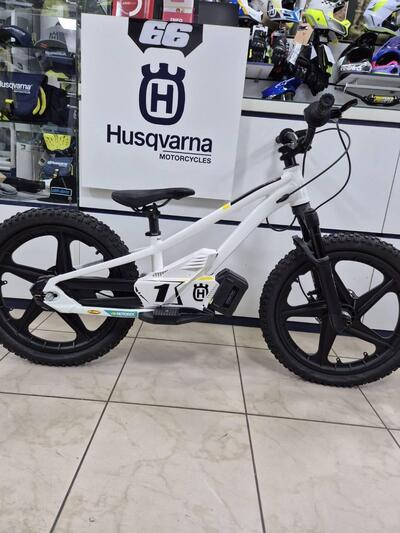 BICI ELETTRICA HUSQVARNA 20
