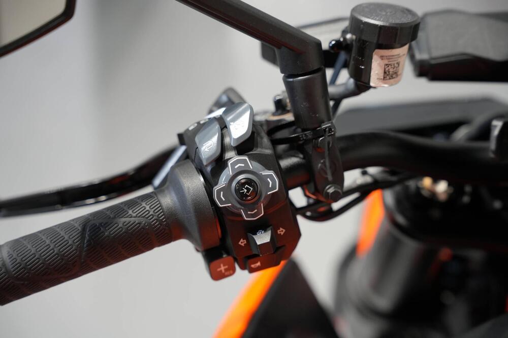 KTM 1390 Super Duke R (2024 - 26) (7)