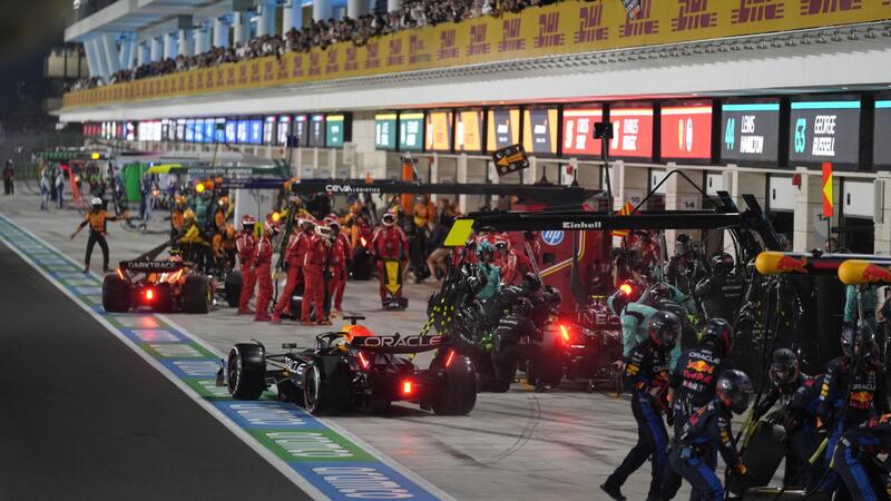 F1. Allarme Pirelli in Qatar, Mario Isola avverte: &quot;Ogni set far&agrave; solo 25 giri, strategia a doppia sosta inevitabile&quot;