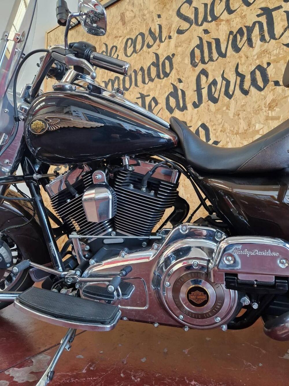 Harley-Davidson 1690 Road King (2013 - 16) - FLHR (11)