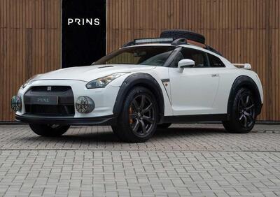 Nissan GT-R Safari: Godzilla diventa un mostro da off-road e vuole portarti alla fine del mondo