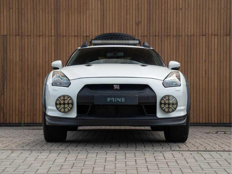Nissan GT-R safari