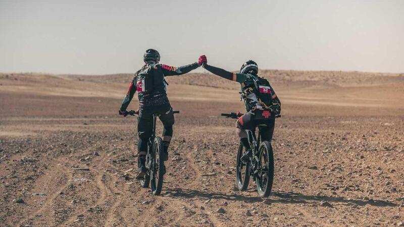 Tembaine Desert Rally 2025, prima tappa: vento contrario e batterie al limite verso Ksar Ghilane