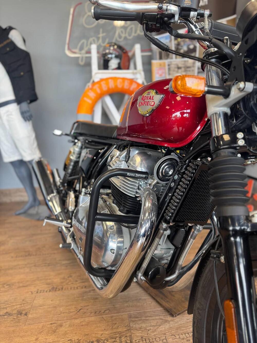 Royal Enfield Interceptor 650 Custom (2020) (2)