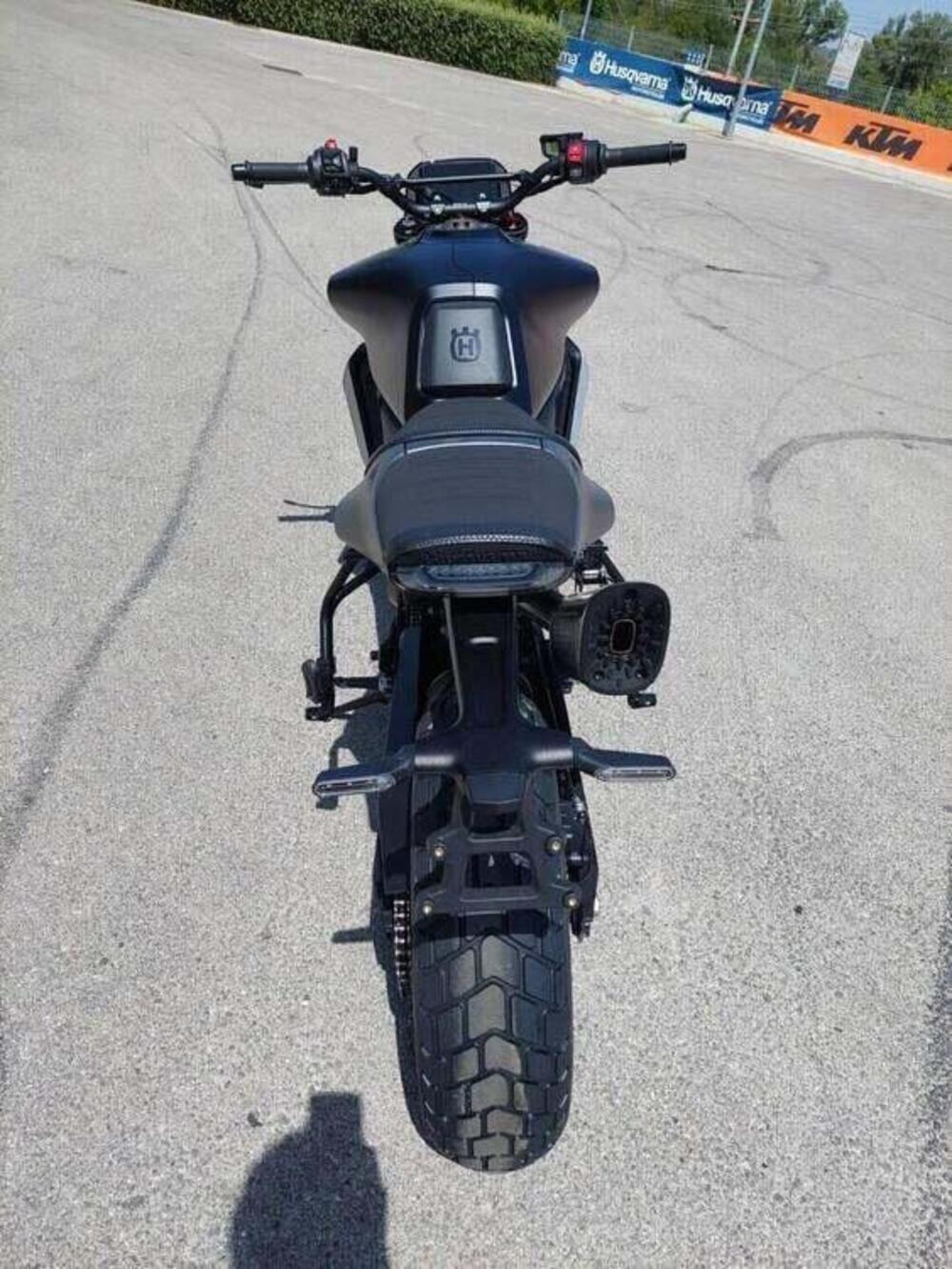 Husqvarna Svartpilen 801 (2024 - 25) (8)