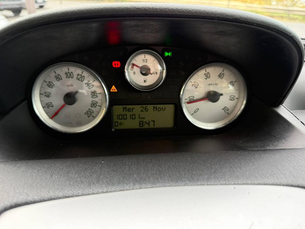 Lancia Ypsilon usata a Vibo Valentia (6)