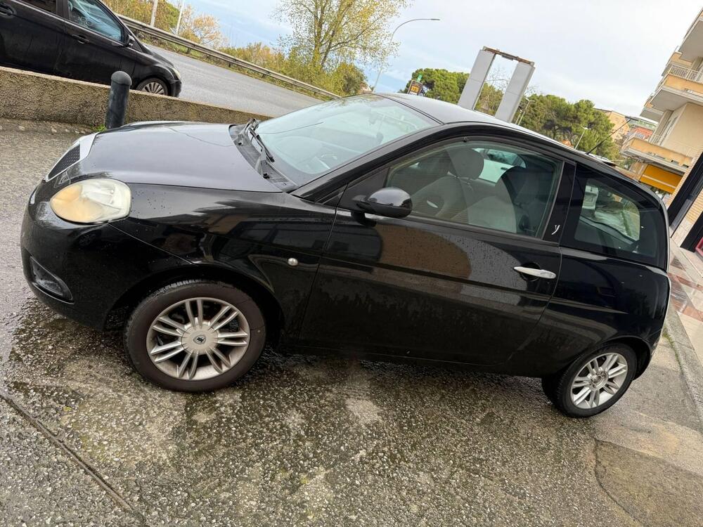 Lancia Ypsilon usata a Vibo Valentia (4)