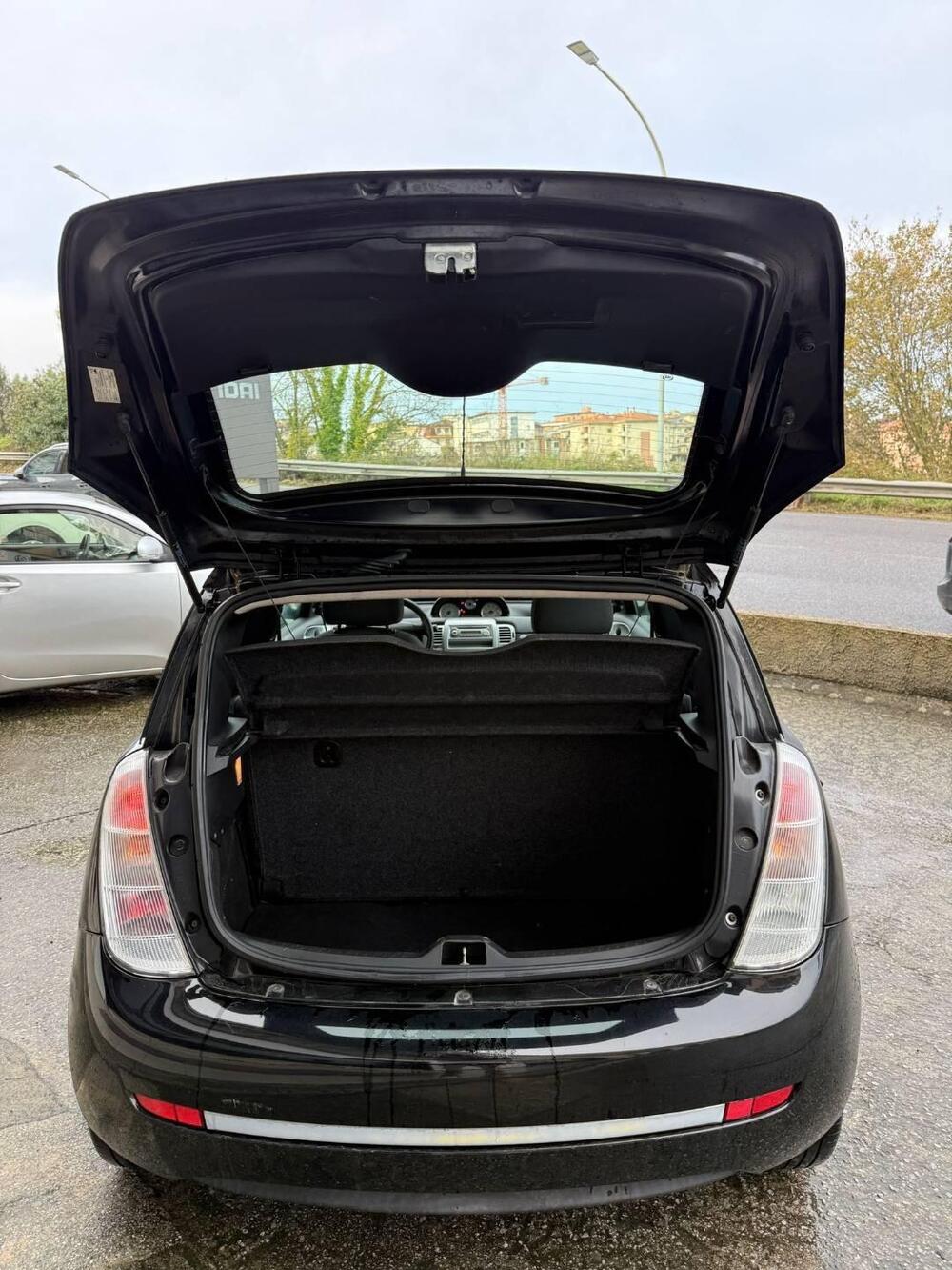 Lancia Ypsilon usata a Vibo Valentia (5)