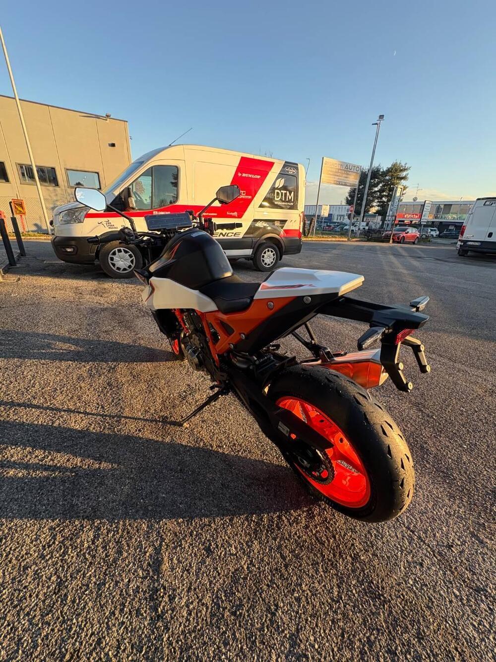 KTM 990 Duke R (2026) (4)