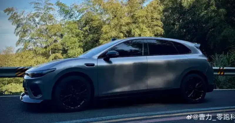 Ecco le prime immagini ufficiali della Leapmotor B05 Ultra, la nuova elettrica sportiva cinese