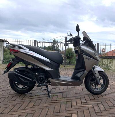 Aprilia SXR 50 (2021 - 25) usata