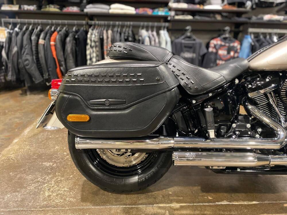 Harley-Davidson 114 Heritage Classic (2018 - 20) - FLHCS (3)