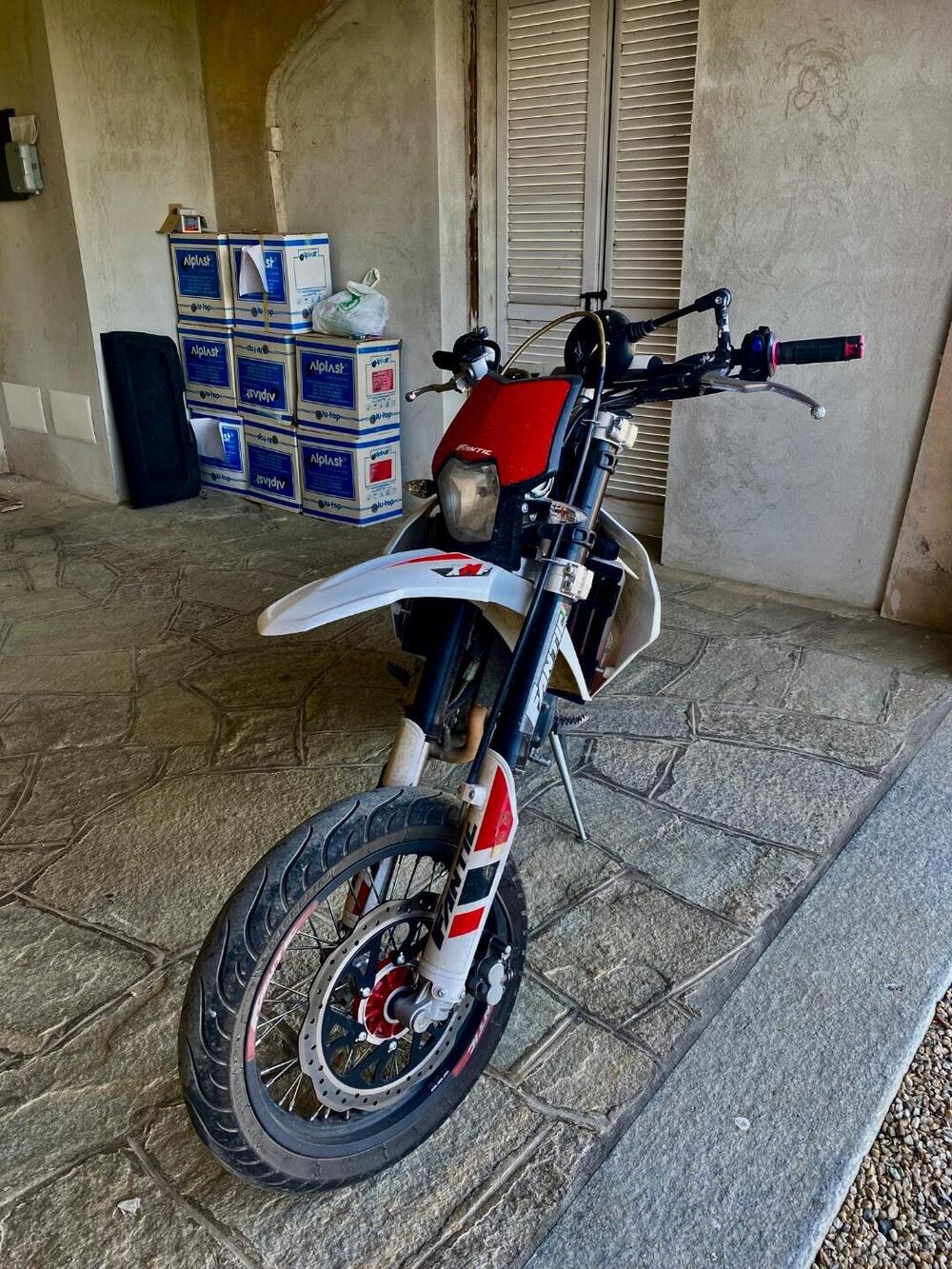 Fantic Motor Motard 125 Performance 4t (2020) (2)