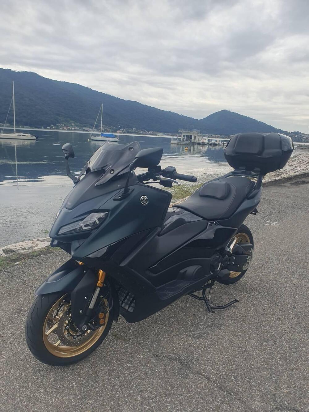 KIT PORTAPACCHI + BAULE CITY 45 YAMAHA TMAX T-MAX (3)