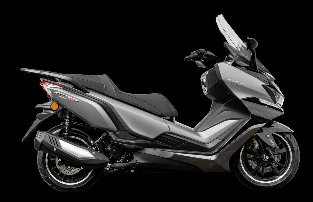 Cyclone RT3S (2025 - 26) (15)