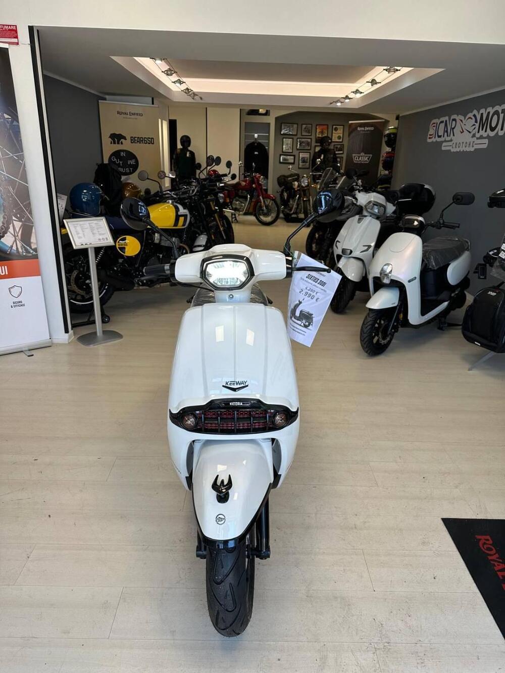 Keeway Motor Sixties 300i (2023 - 25) (3)