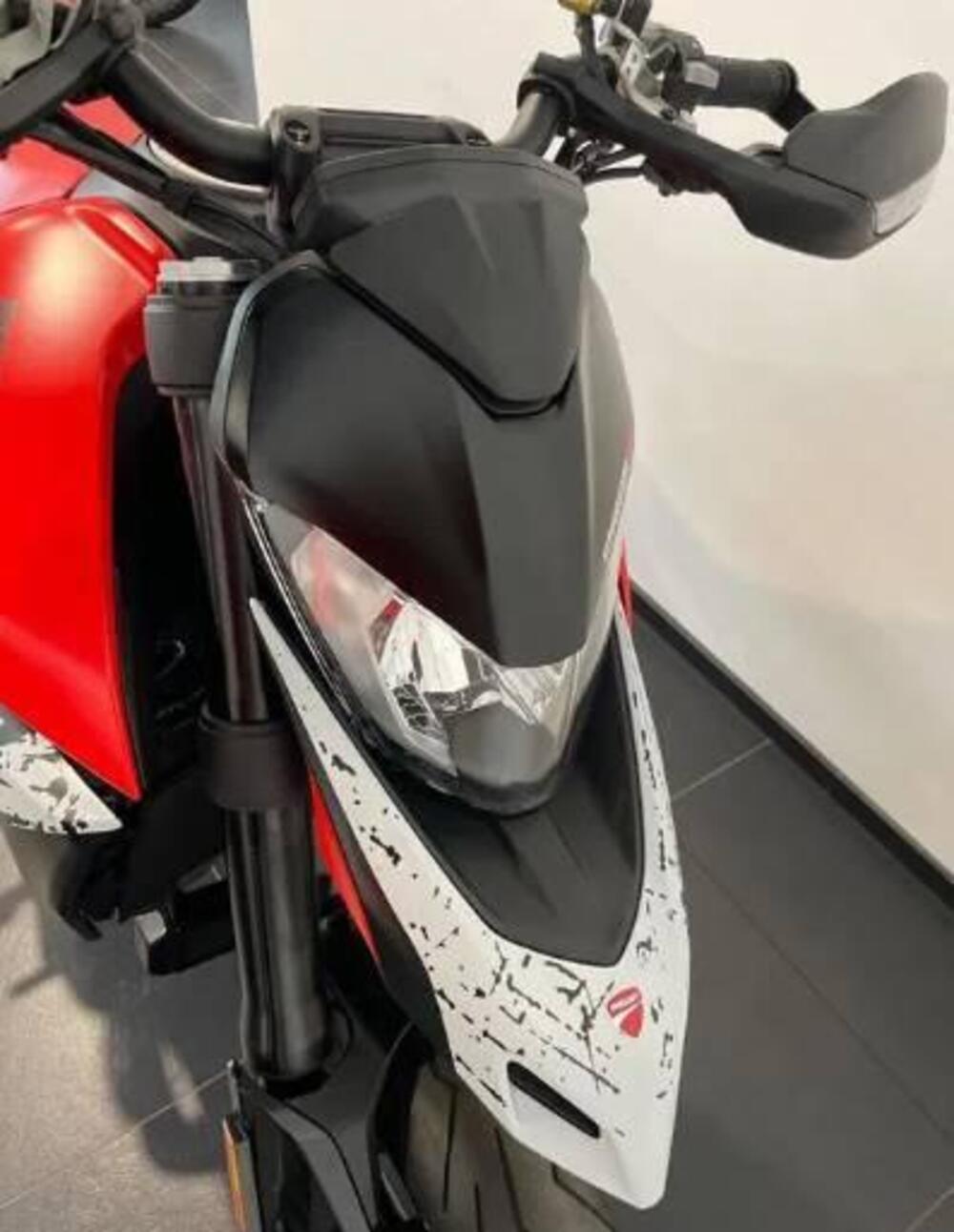 Ducati Hypermotard 950 RVE (2022 - 25) (2)