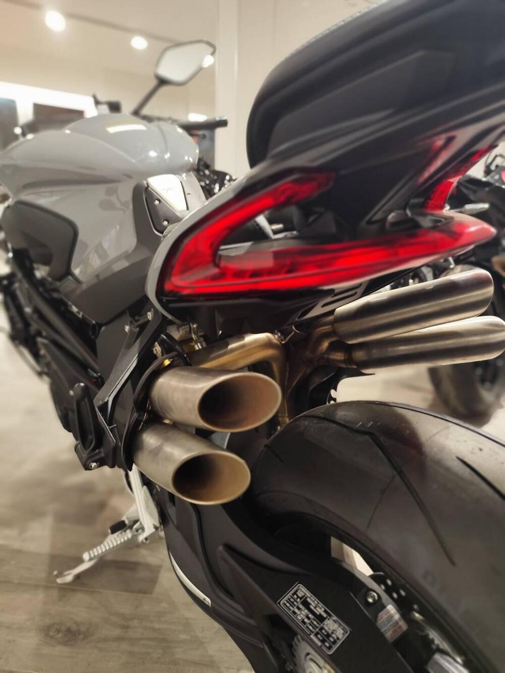 MV Agusta Brutale 1000 RS (2022 - 26) (16)