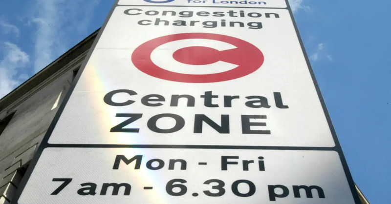 A Londra chi possiede un&rsquo;auto elettrica pagher&agrave; di pi&ugrave;: la benzina rischia di diventare un&rsquo;opzione pi&ugrave; economica per gli autisti privati